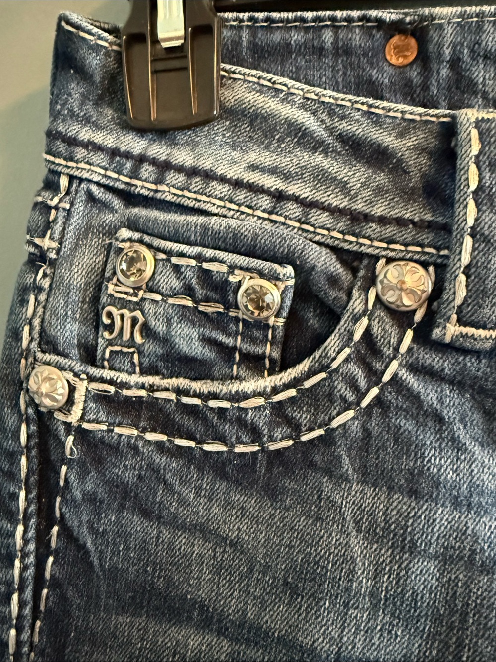 Miss Me Capri Rhinestone Low Rise Jeans - Picture 6 of 9